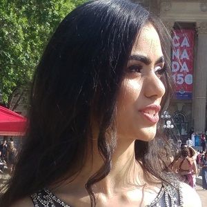 Meet your Posher, Anushka